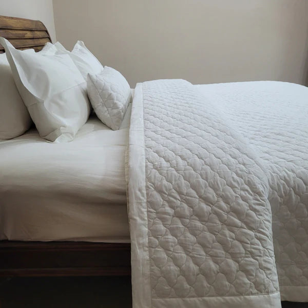 Bettlaken- und Sommerbett-/Tagesdecken-Geschenkset – Weiß (King Size) – LOVE FOR WHITE