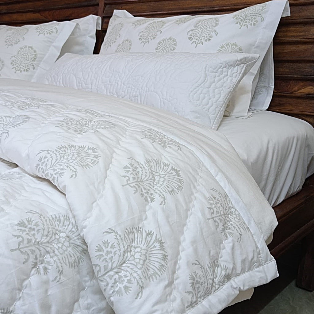 Summer Quilt/Bed Cover "Hibiscus" (King Size)