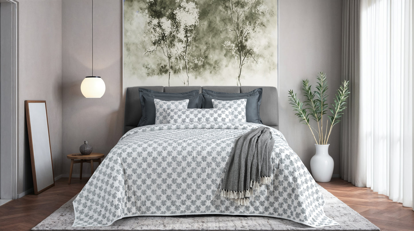 Summer Quilt/Bed Cover "Tree of Life"