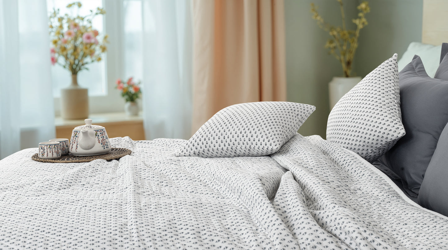 Summer Quilt/Bed Cover "Cornflower"