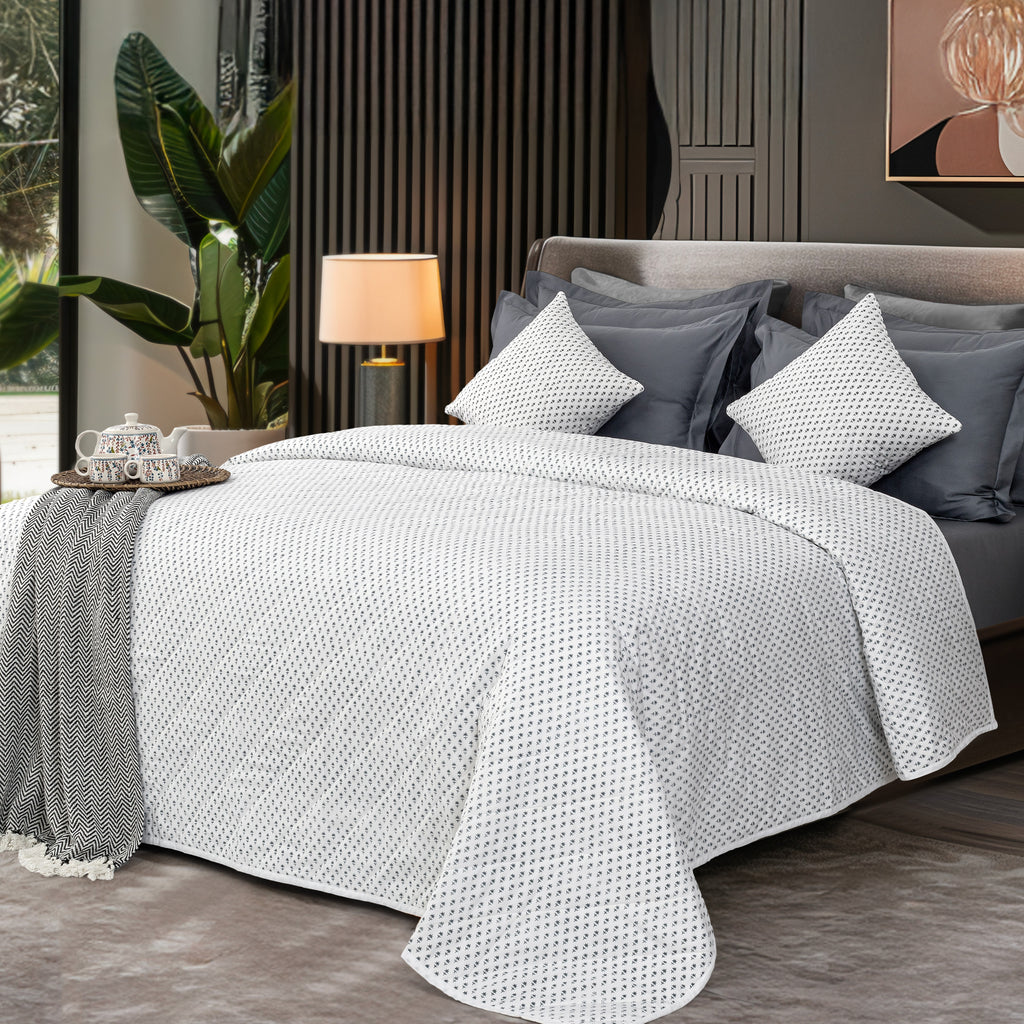 Summer Quilt/Bed Cover "Cornflower" - LOVE FOR WHITE                                                          