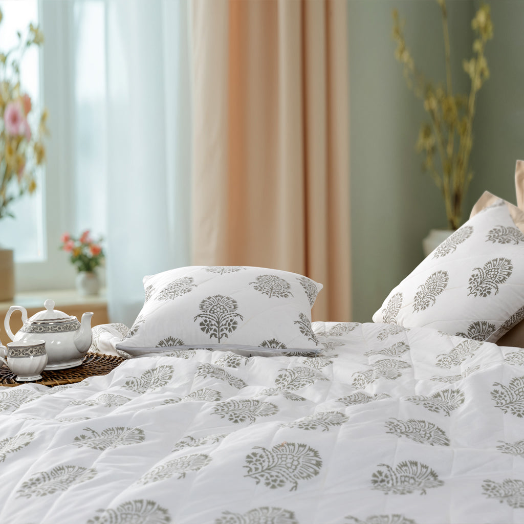 Quilted Cushion Cover - Hibiscus - LOVE FOR WHITE                                                          