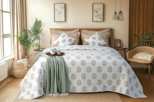 Summer Quilt/Bed Cover "Hibiscus"