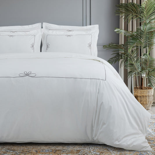 Duvet Cover Embroidered "Knots of Love"