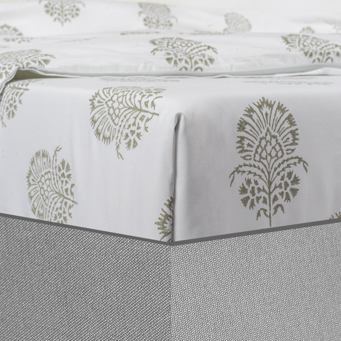 Fitted Sheet Hand Block Printed "Hibiscus" - LOVE FOR WHITE                                                          