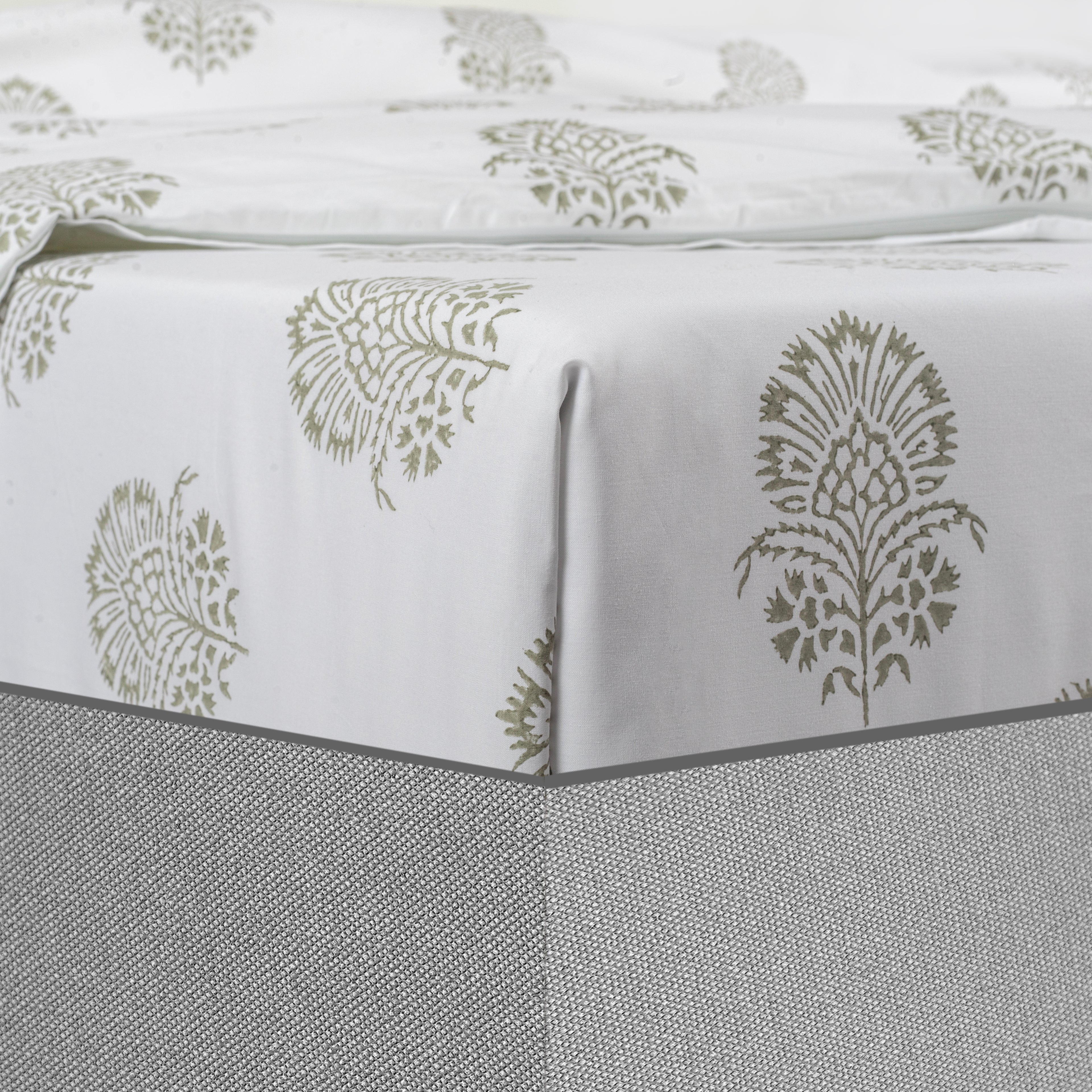 Fitted Sheet Hand Block Printed "Hibiscus" - LOVE FOR WHITE                                                          