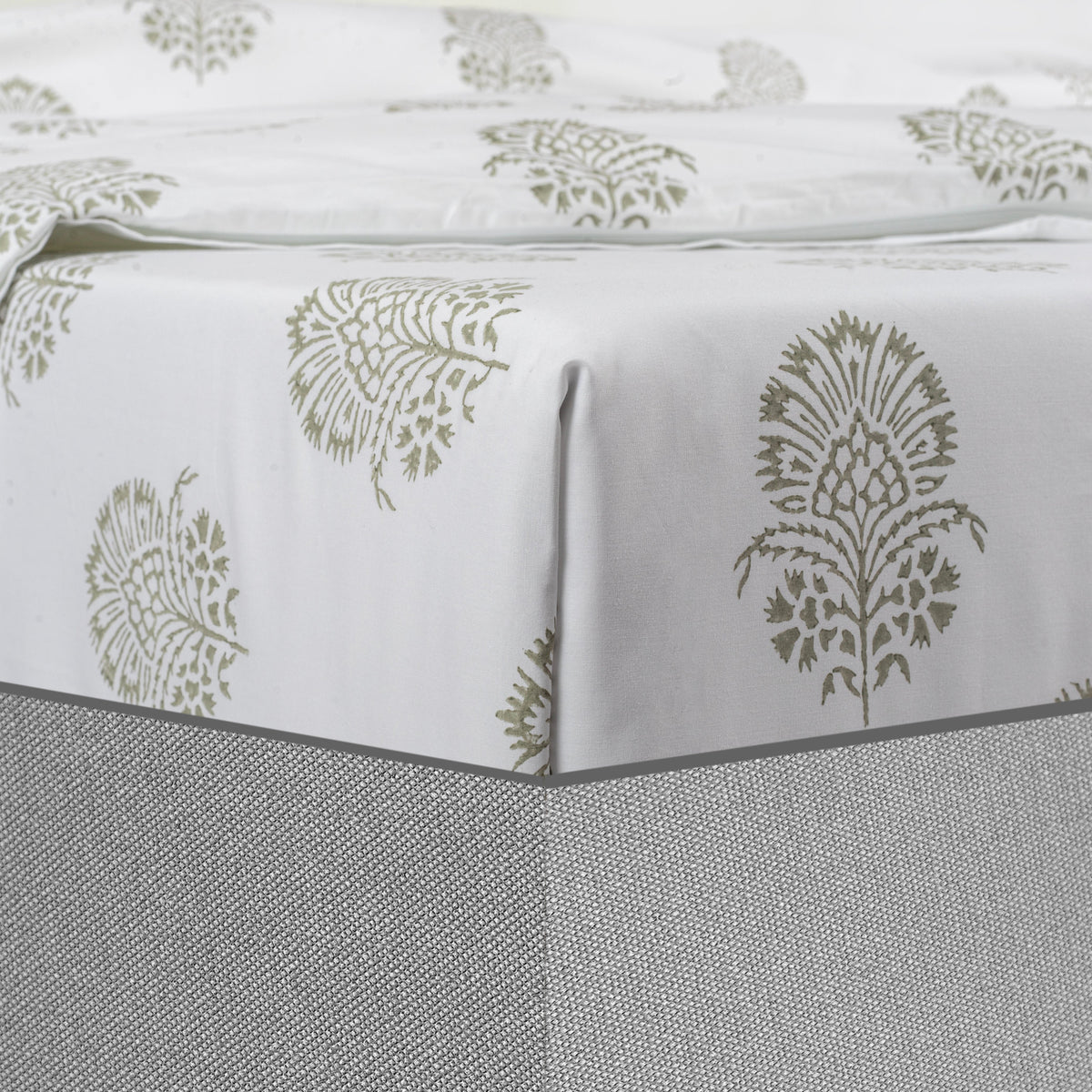 Fitted Sheet Hand Block Printed "Hibiscus" - LOVE FOR WHITE                                                          
